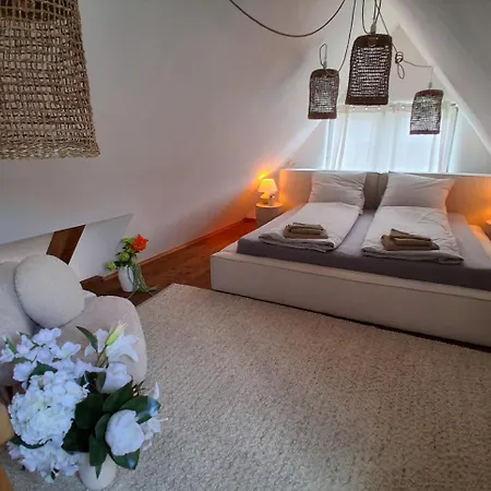 Herzstueck 1526 - In Der Altstadt, Dachgeschoss Appartement *